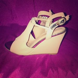 Boutique cream wedge